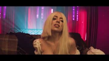 Ava Max – Sweet but Psycho [Official Music Video]